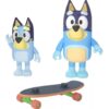 BLUEY FIGURA ARTICULADA BLISTER X 2 SKATEBOARDING COD 13023 - Imagen 2
