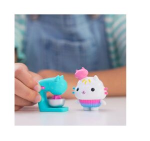 GABBYS DOLLHOUSE FIGURA CON ACCESORIOS COD 36272 CAKEY CAT - Imagen 4