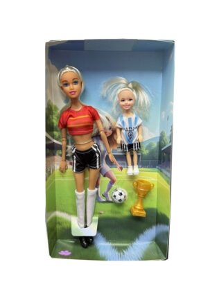 MUÑECA TINY Y LUCY FUTBOLISTAS CON PELOTA Y COPA COD 55854 NARAN - Imagen 2